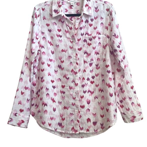 Beach Lunch LoungeWhite with Pink Abstract Heart/V Shape Pattern Button Down Top - Picture 1 of 8